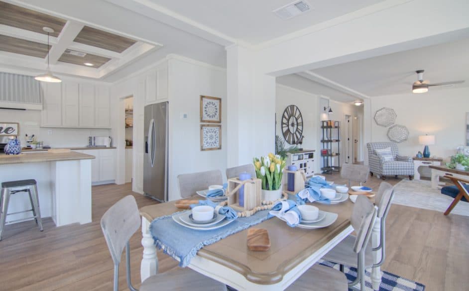 Pearl 6370 interior home features