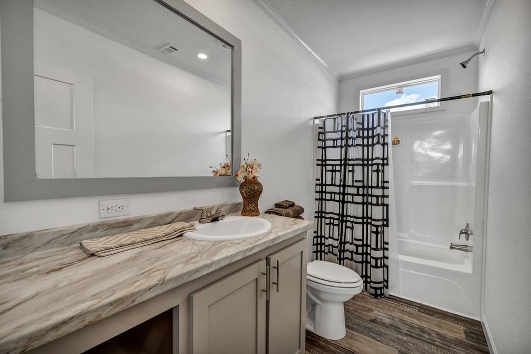 Titan extreme 3266d [the vegas] bathroom home features