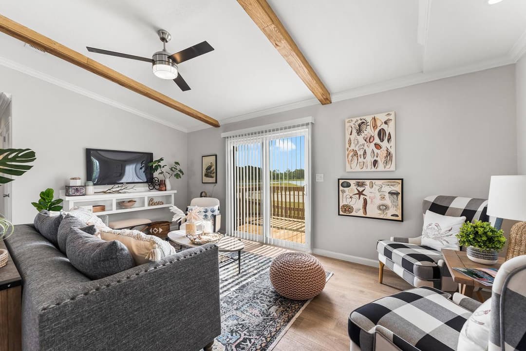 Titan extreme 2856h interior home features