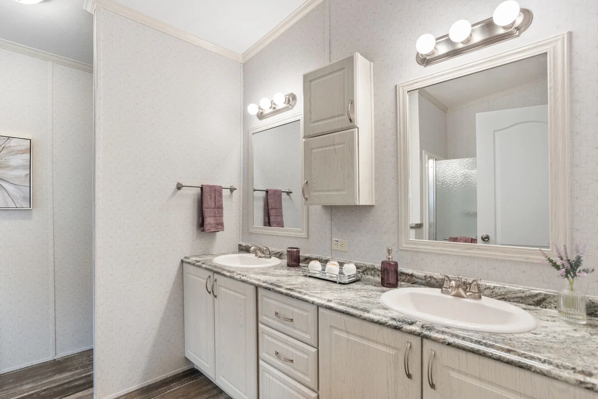 Heritage h-3272-43a bathroom home features