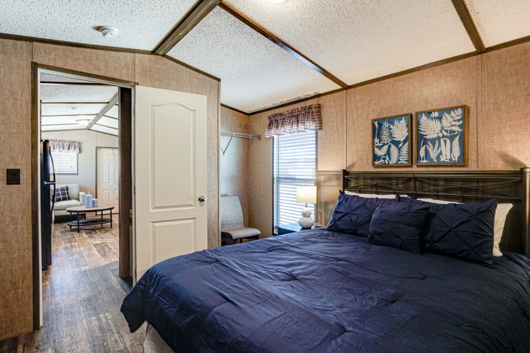 Select s-1236-11fla bedroom home features