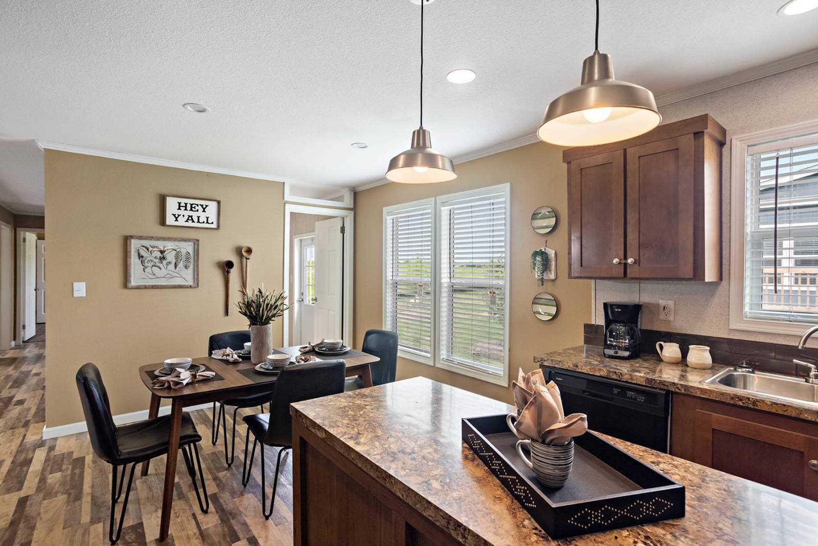 Innovation 2856a kitchen home features