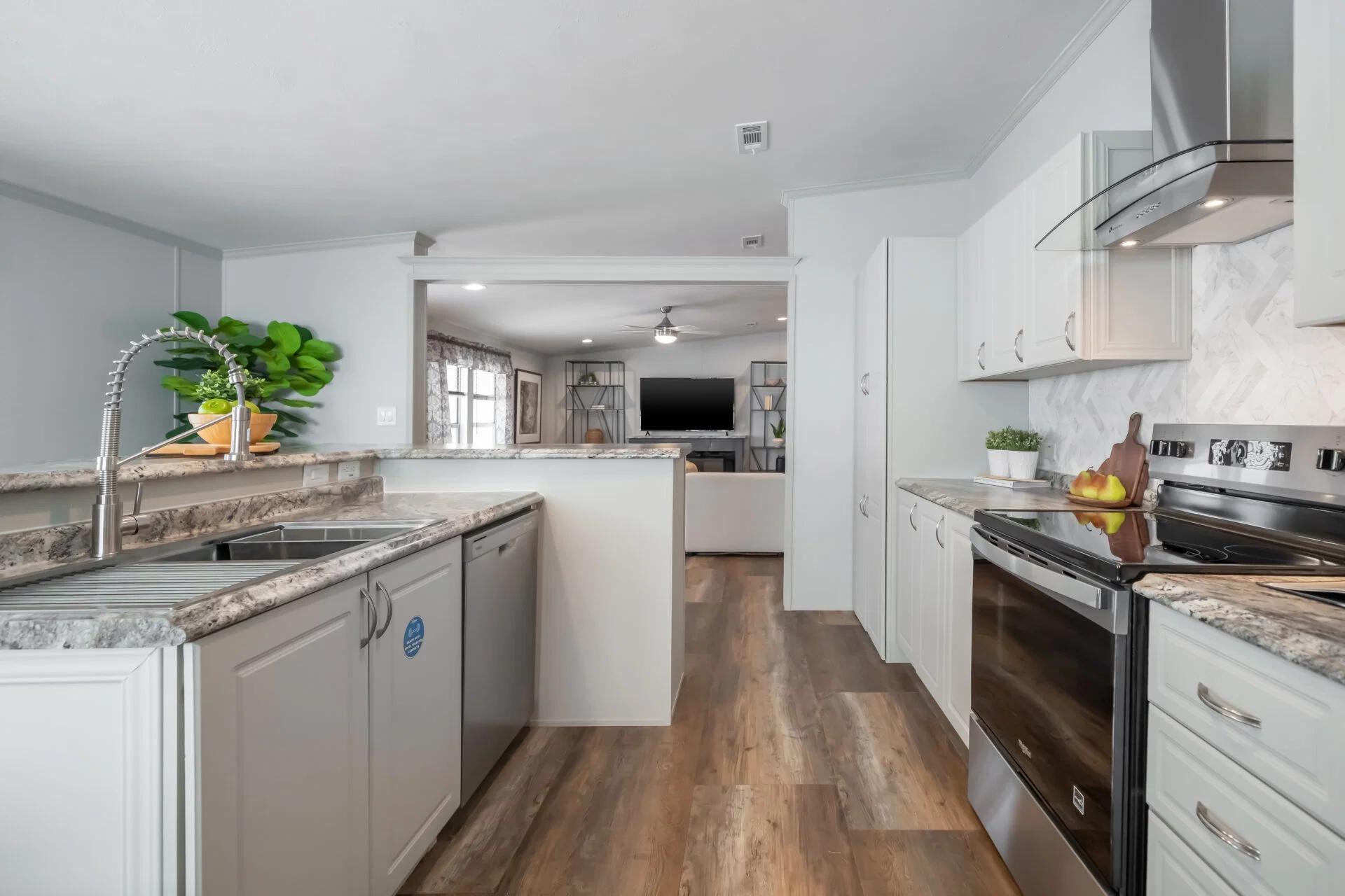 Heritage h-3256-32d kitchen home features