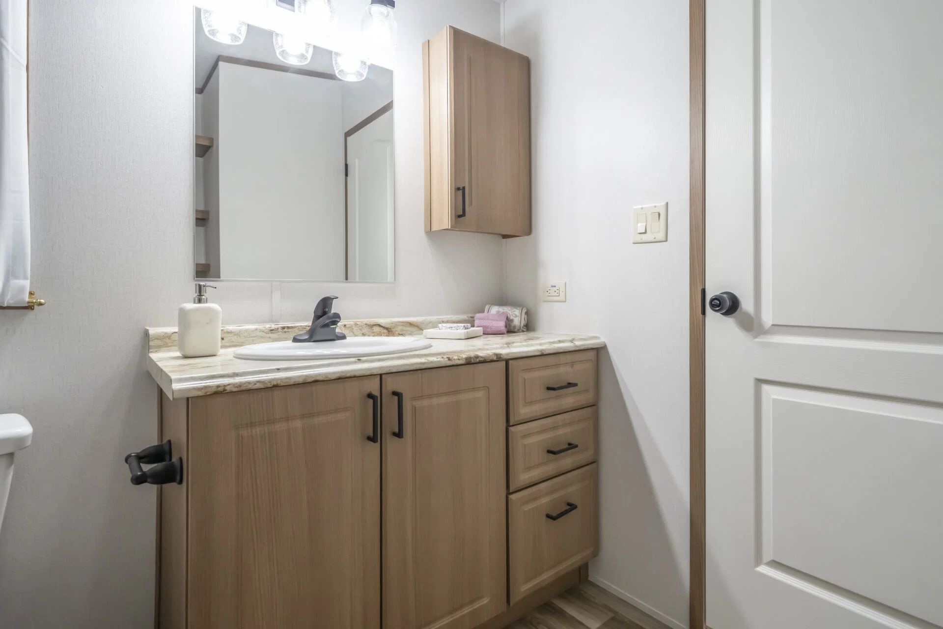 Select s-2448-32a bathroom home features