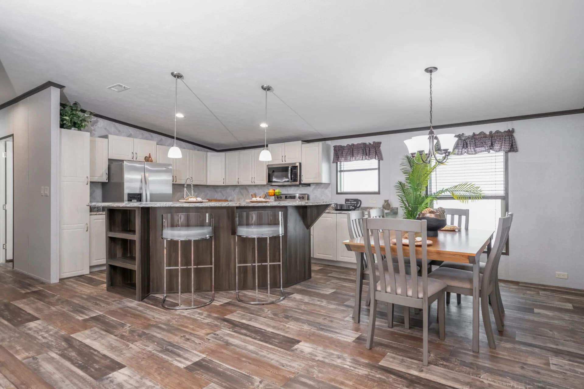 Select s-3256-42a interior home features
