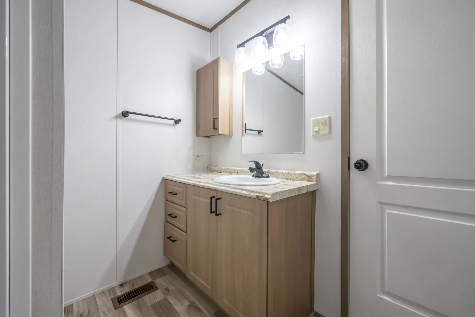 Select s-2448-32a bathroom home features