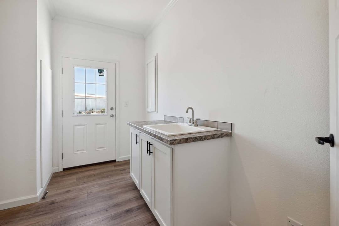 Titan extreme 3276t [the memphis] interior home features