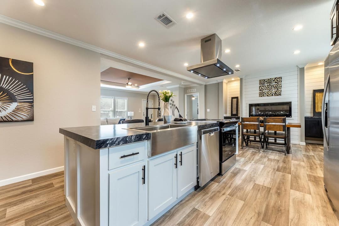 Innovation 3256h kitchen home features