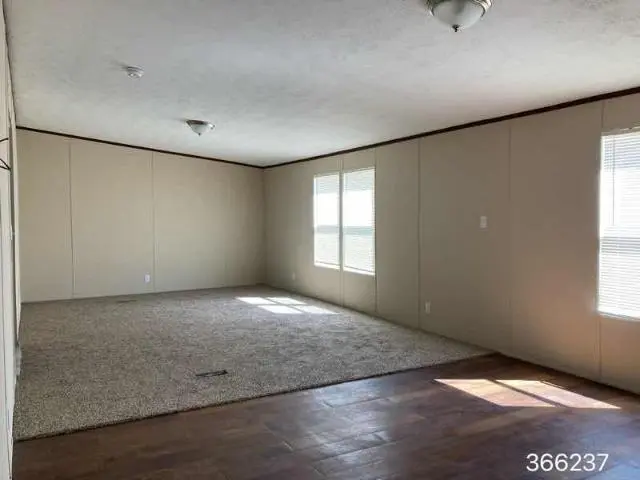 2017 tru holyfield (bank repo) interior home features