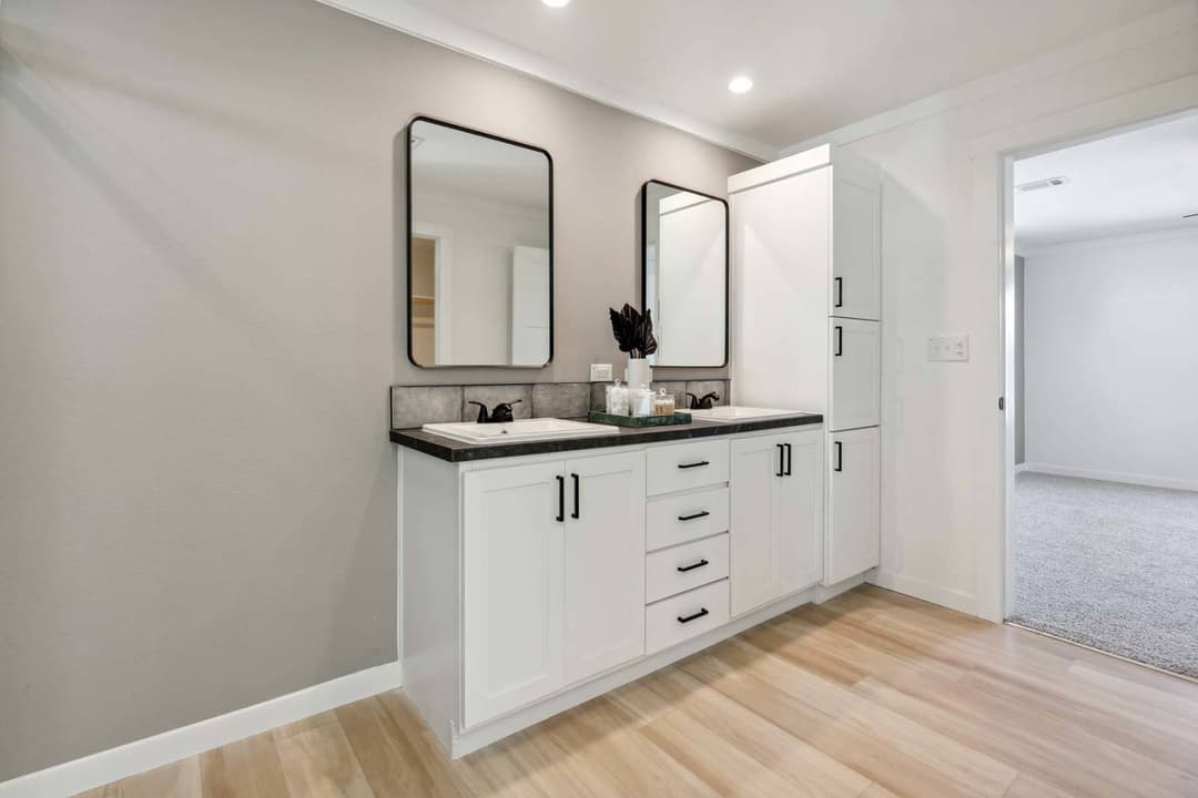 Kritzer 110 bathroom home features