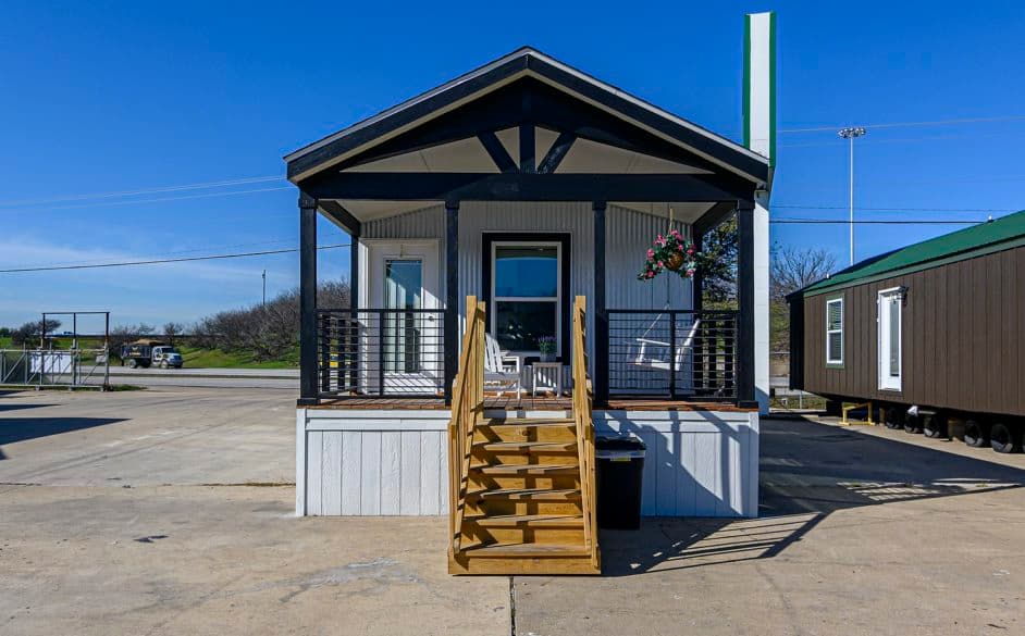 Starling d40ep8 elevation and exterior home features