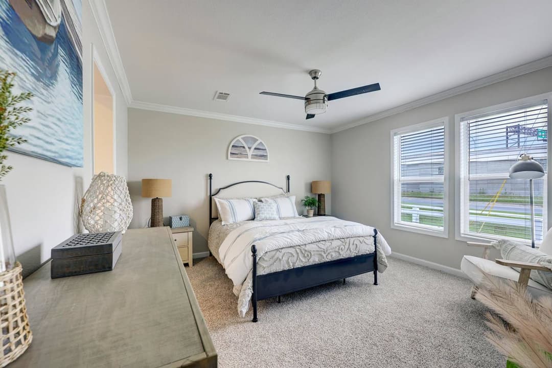 Titan extreme 2864h bedroom home features