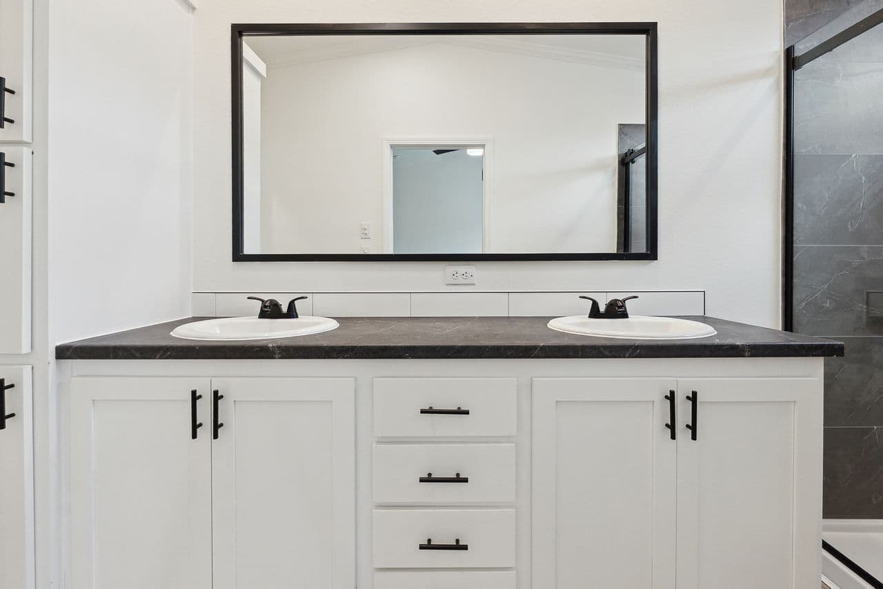 Innovation 1868h bathroom home features