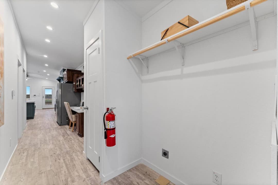 Innovation 1668h interior home features