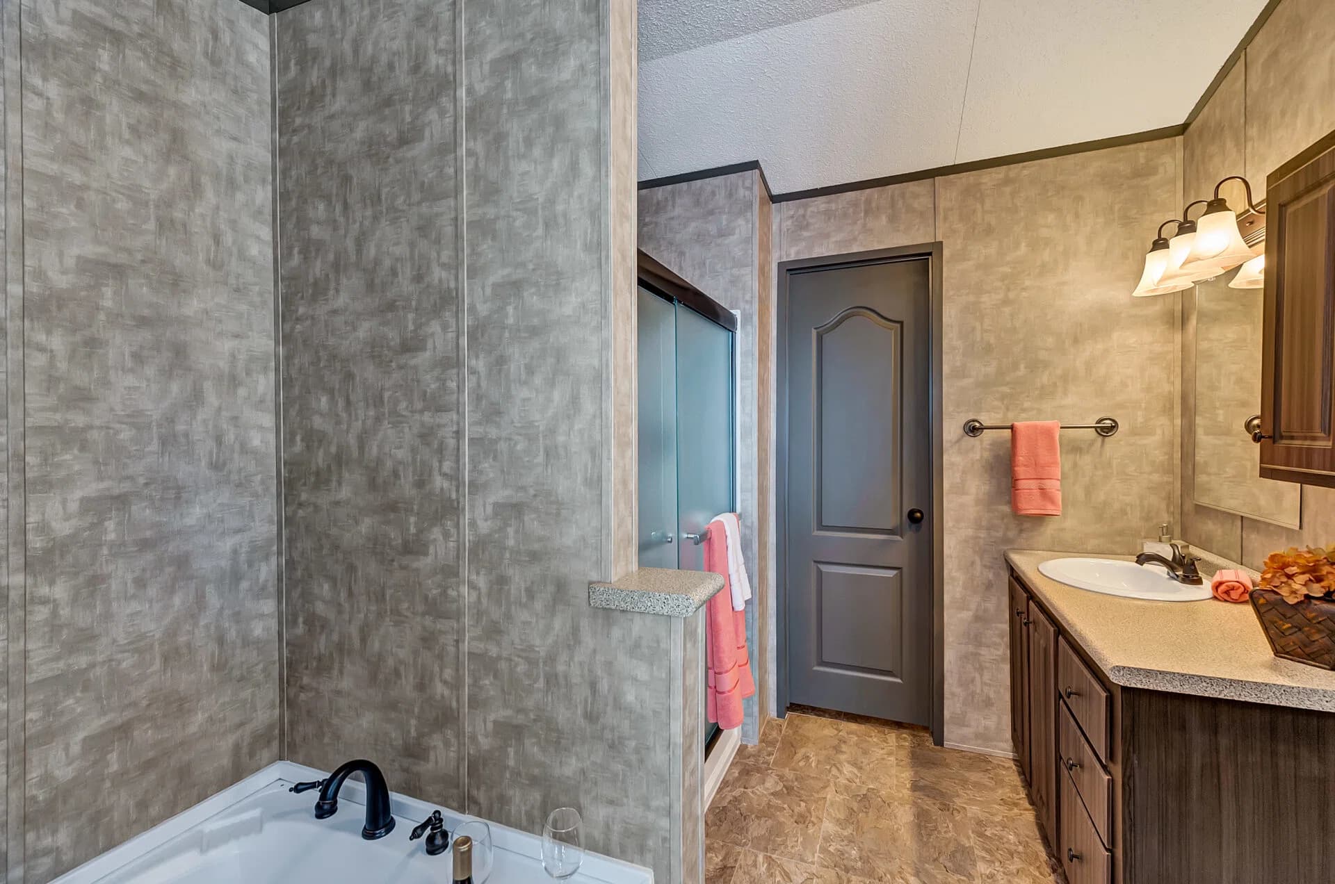 Classic c-1680-32b bathroom home features