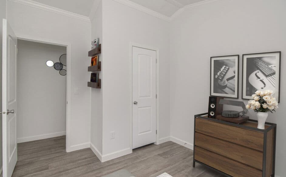 Robin d56ep8 bedroom home features