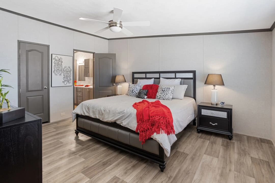 Select s-3252-32d bedroom home features