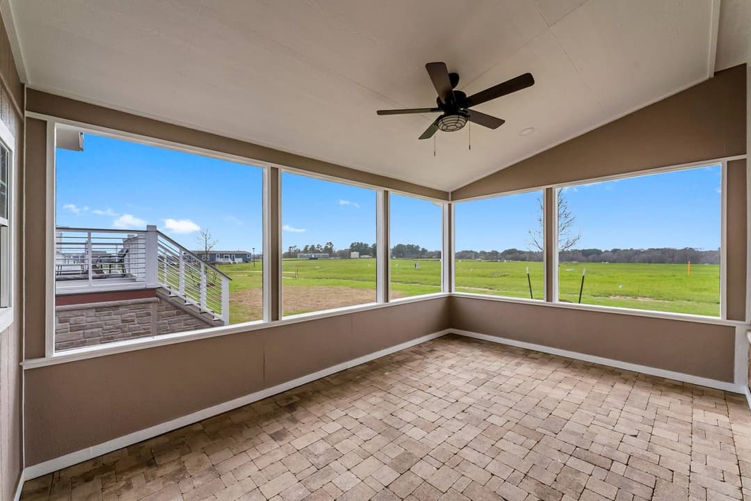 Innovation 2860s exterior home features