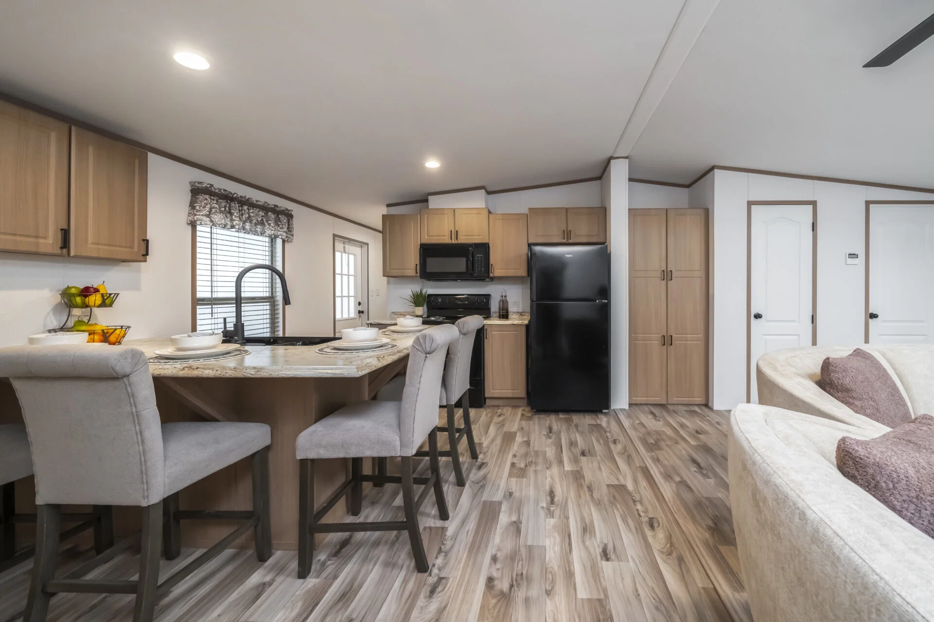 Select s-2448-32a interior home features