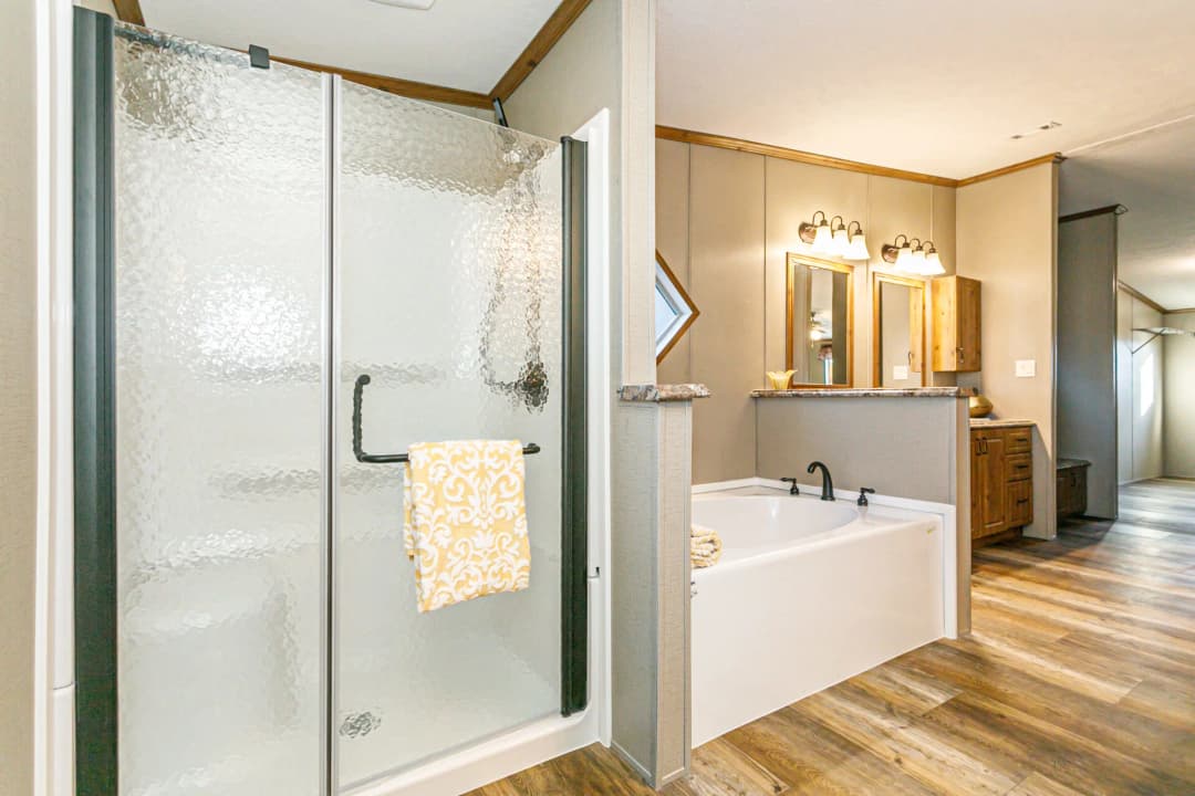 Doublewide h-3672-43a bathroom home features