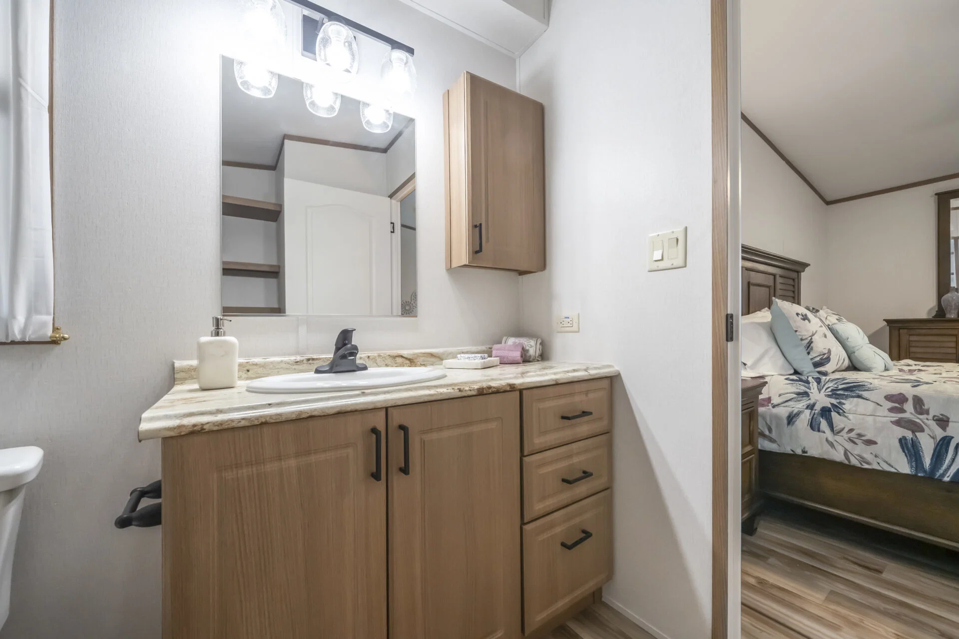Select s-2448-32a bathroom home features