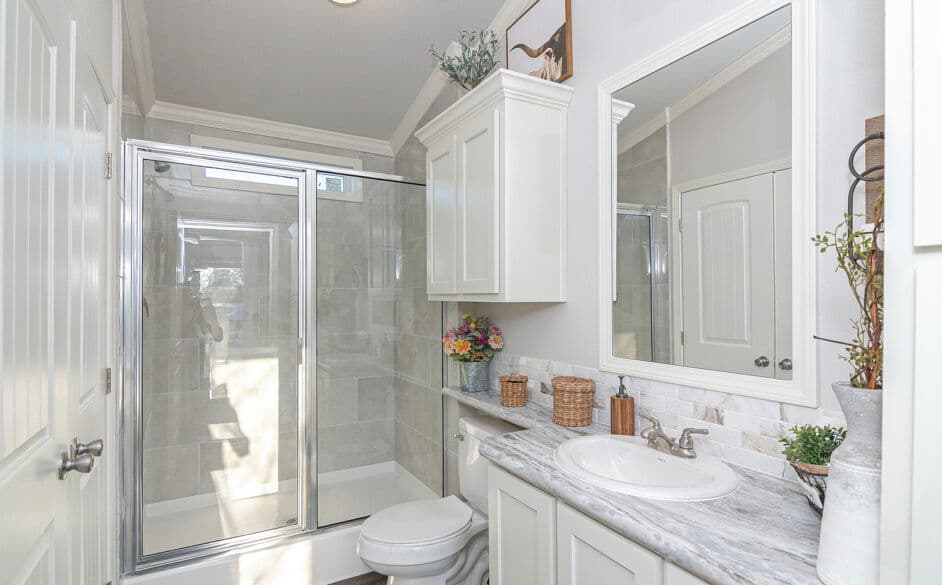 Mockingbird d54ep8 bathroom home features