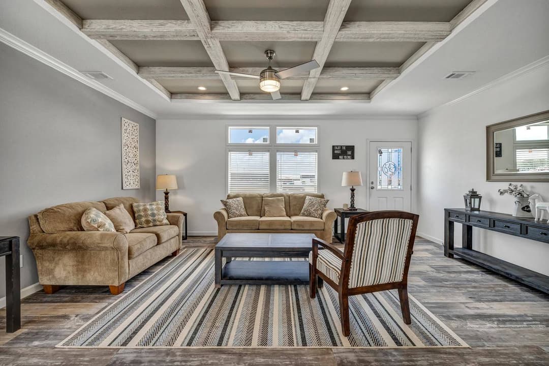 Titan extreme 3266d [the vegas] interior home features