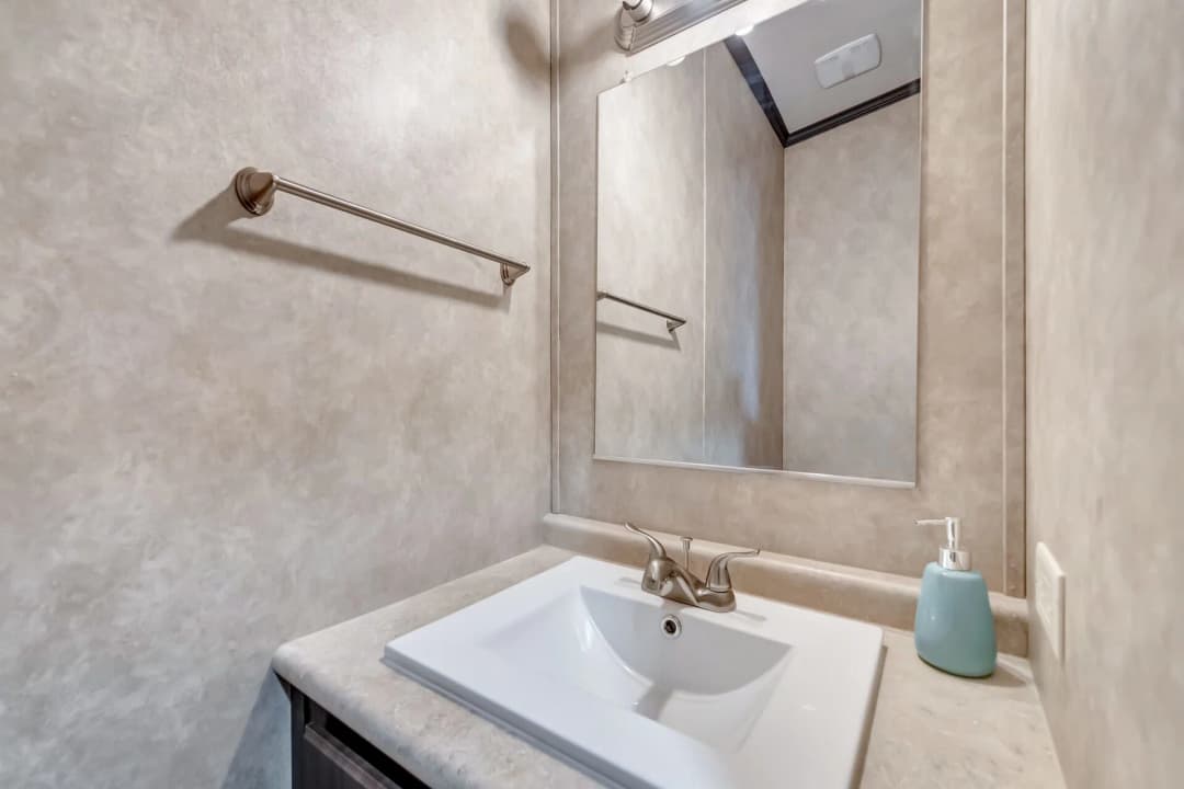 Classic c-3280-42.5b bathroom home features
