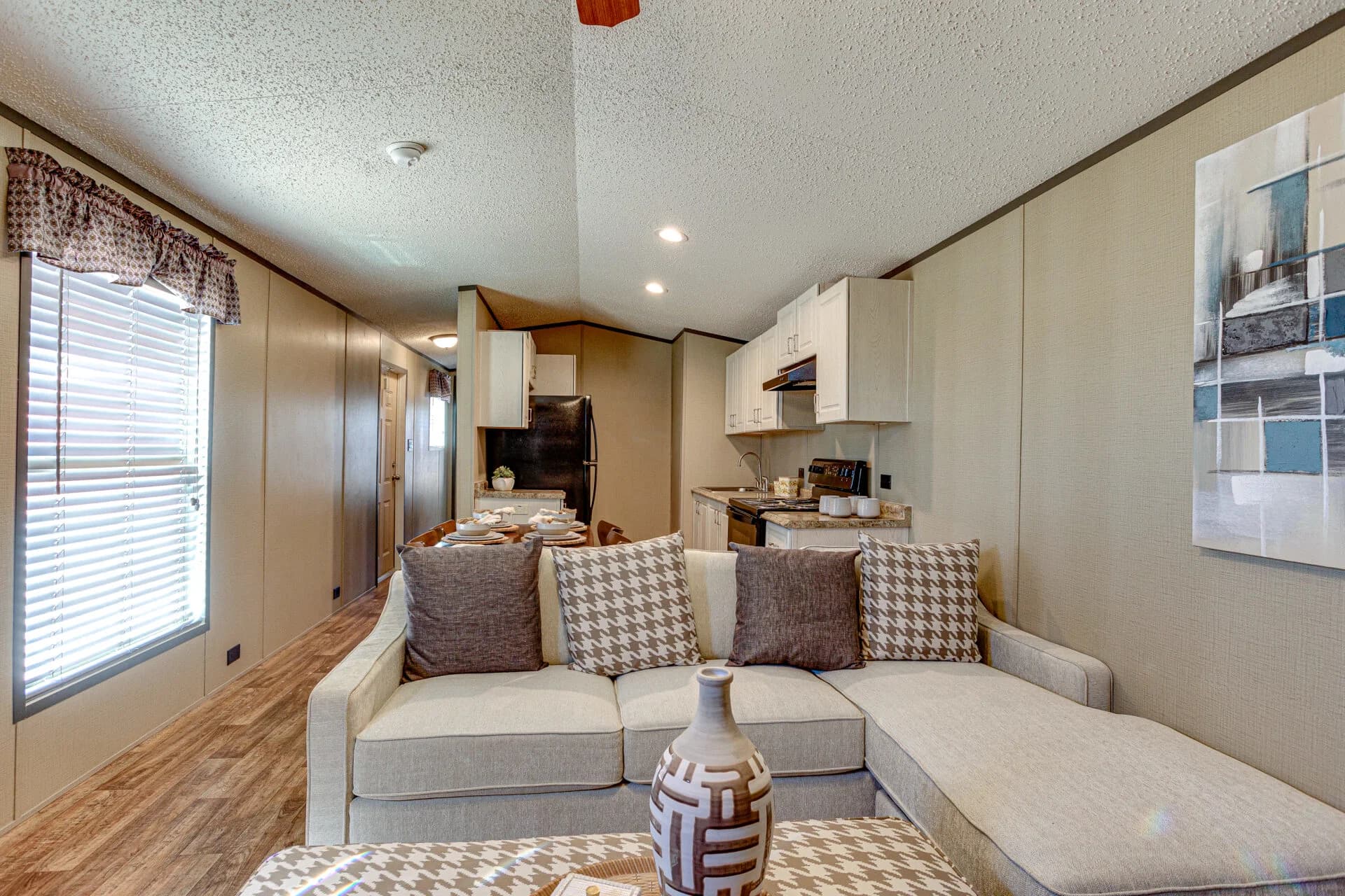 Select s-1256-21a interior home features