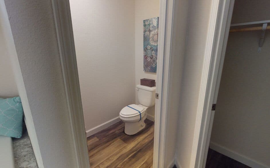 Reserve s56j bathroom home features