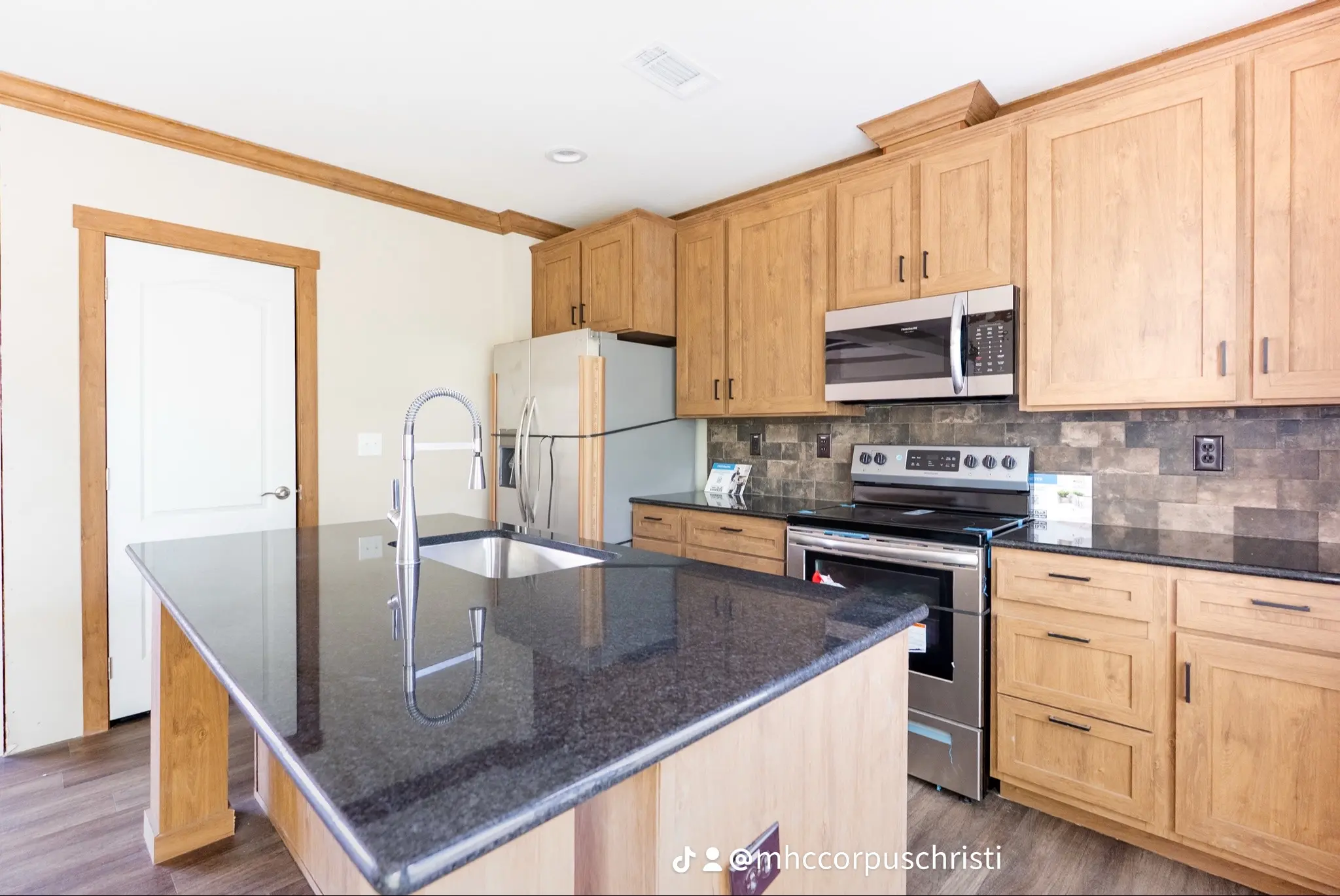 The waco (hot deal)  home features