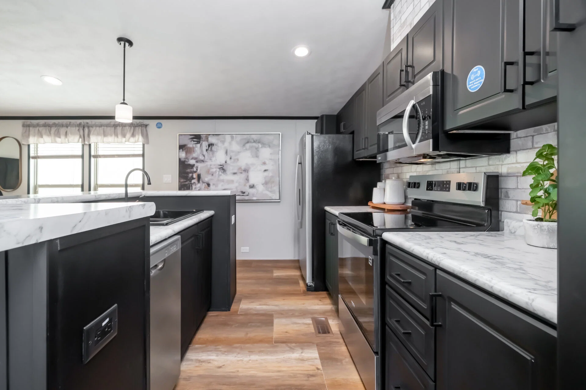 Heritage h-1868-32a kitchen home features