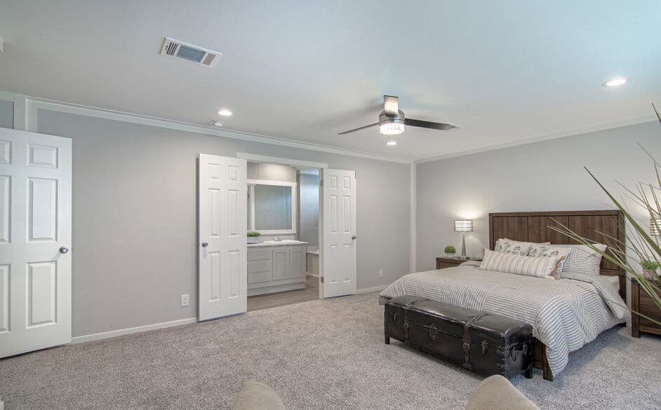 Trailblazer t76b bedroom home features