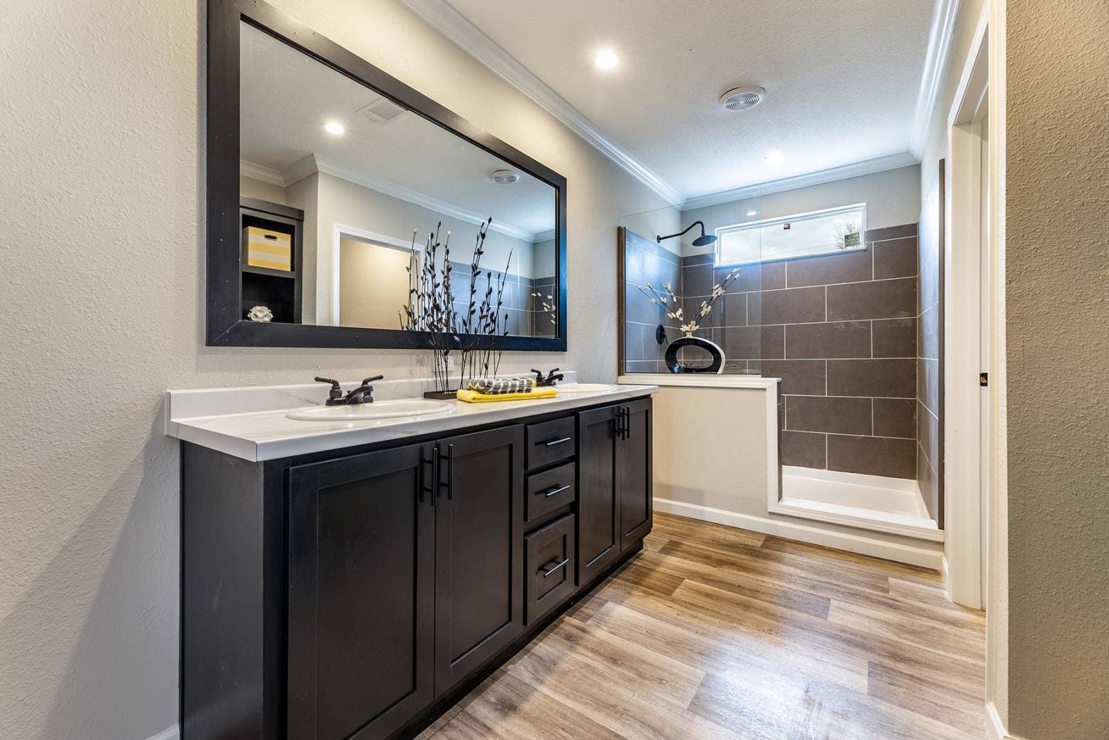 Innovation 3256h bathroom home features