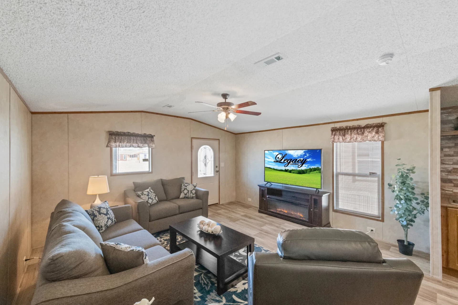 Heritage h-1680-32flp interior home features