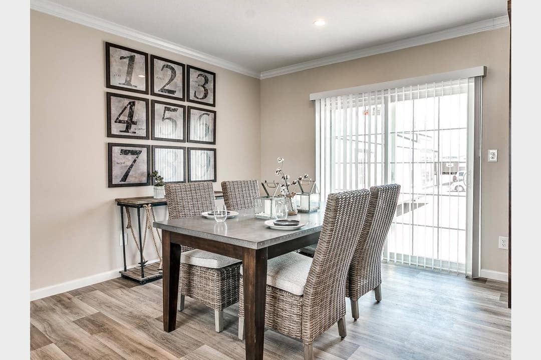 Titan extreme 3276t [the memphis] interior home features