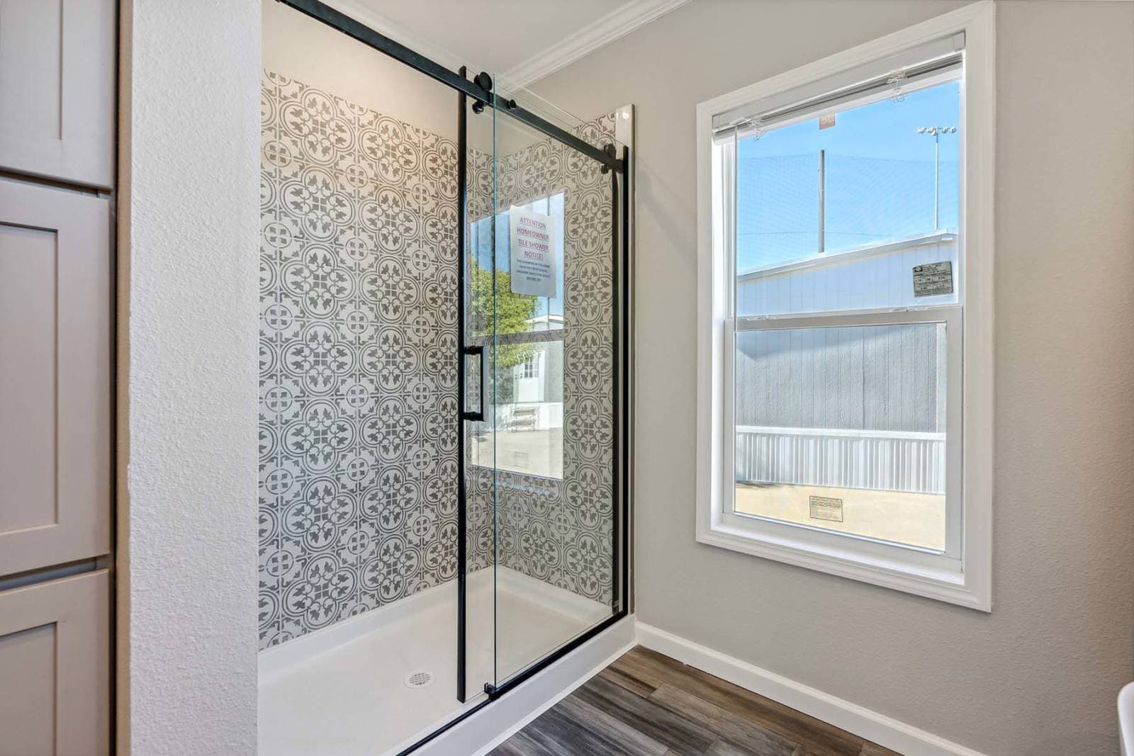 Innovation 3268h bathroom home features