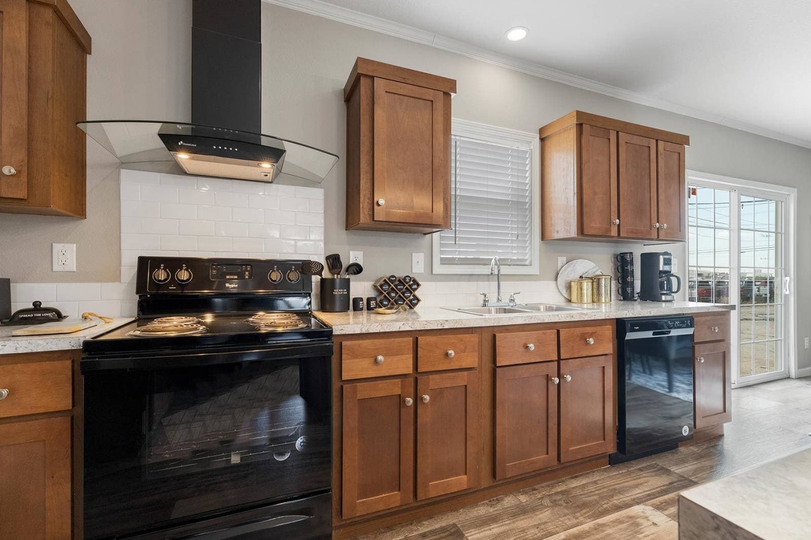 Titan extreme 3266d [the vegas] kitchen home features