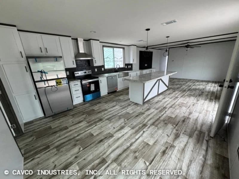 Landmark 16763e kitchen home features