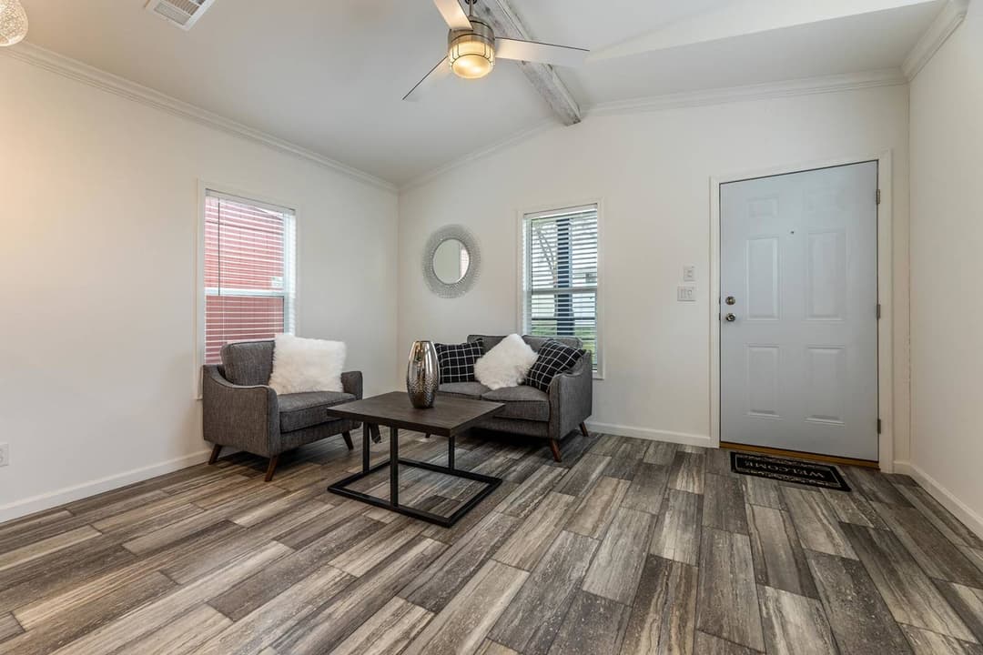 Innovation 1650h interior home features