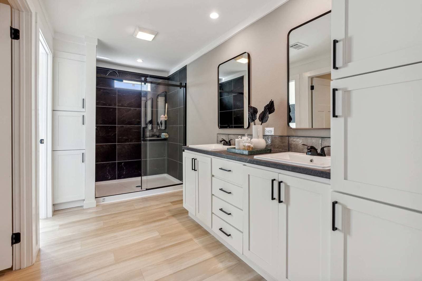 Kritzer 110 bathroom home features