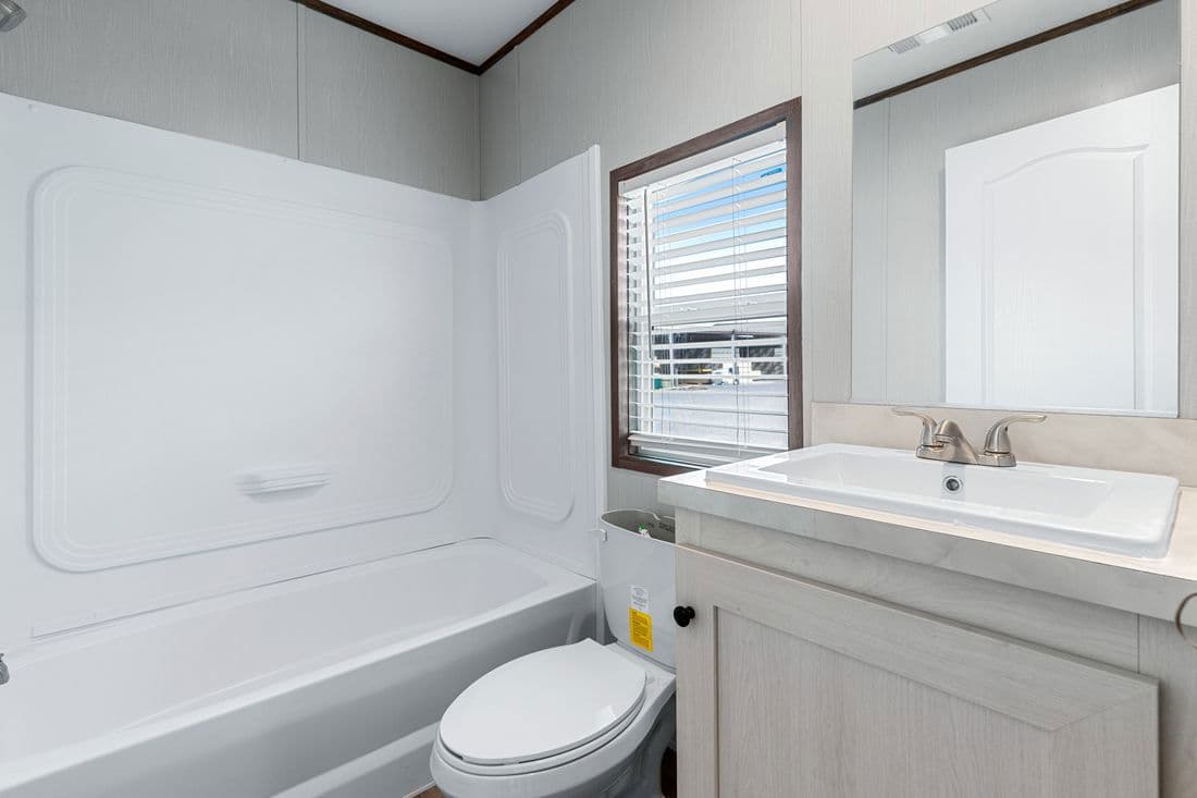 Anniversary 16683b bathroom home features