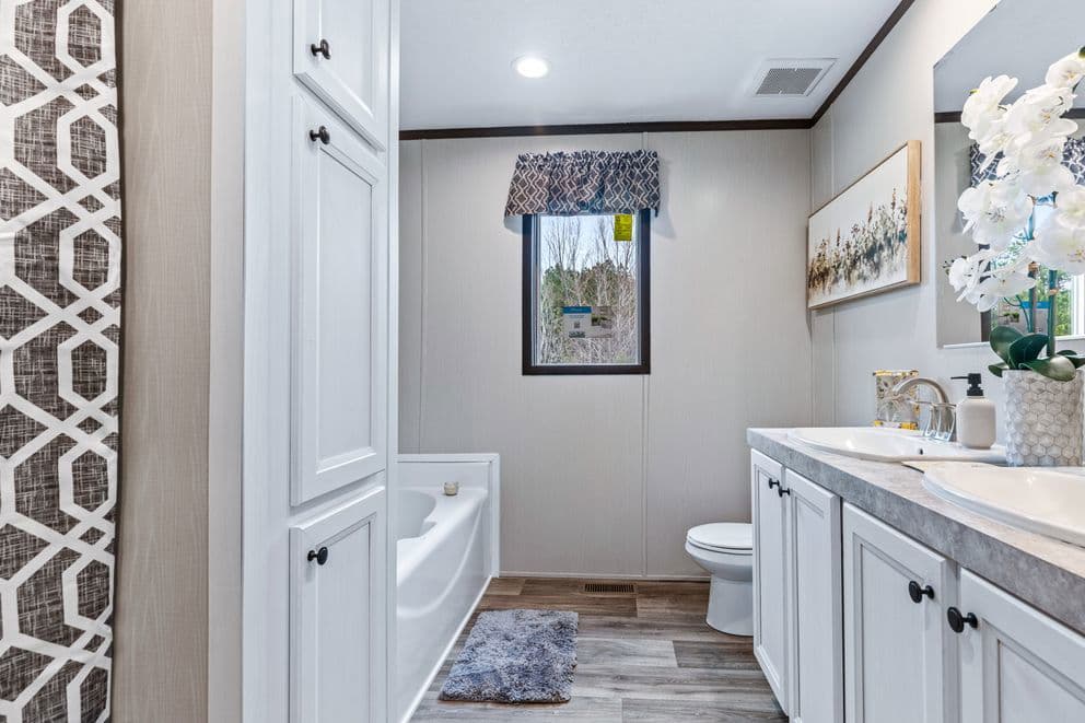 Grand bathroom home features