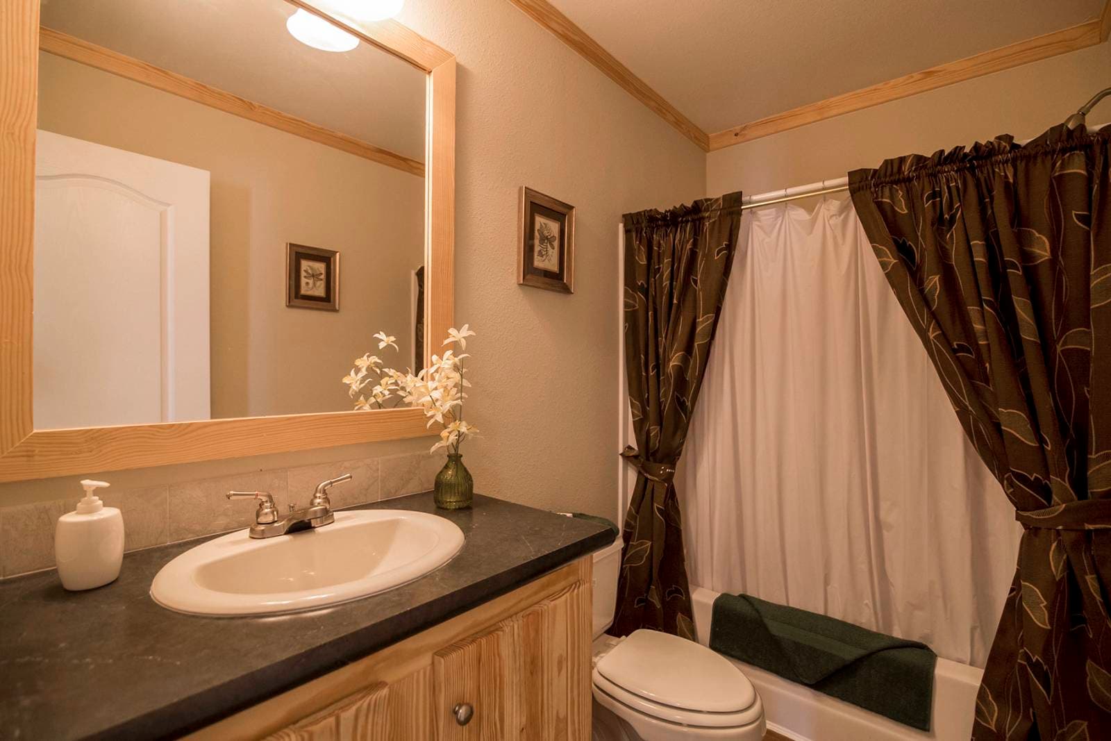 Brazos xl bathroom home features