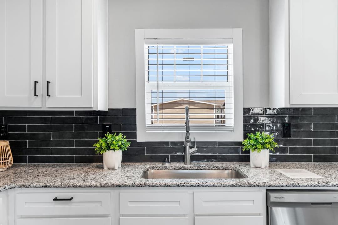 El capitan kitchen home features