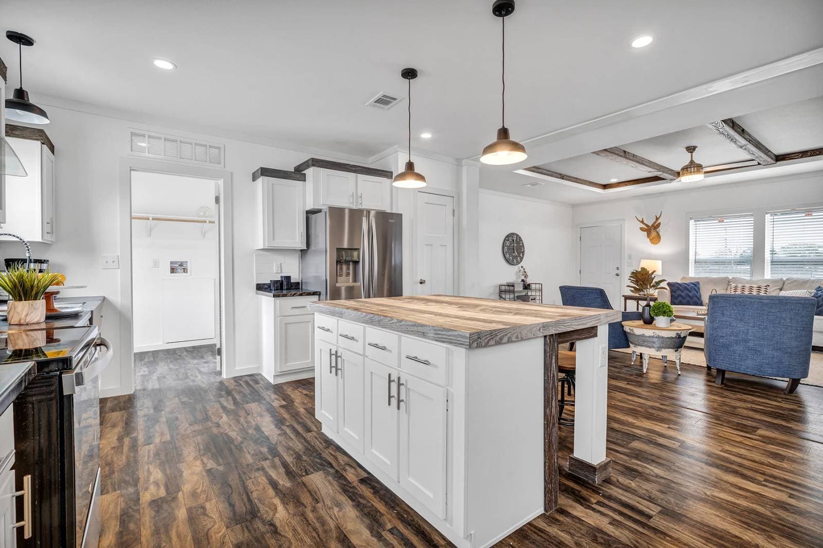 Titan extreme 3248e kitchen home features