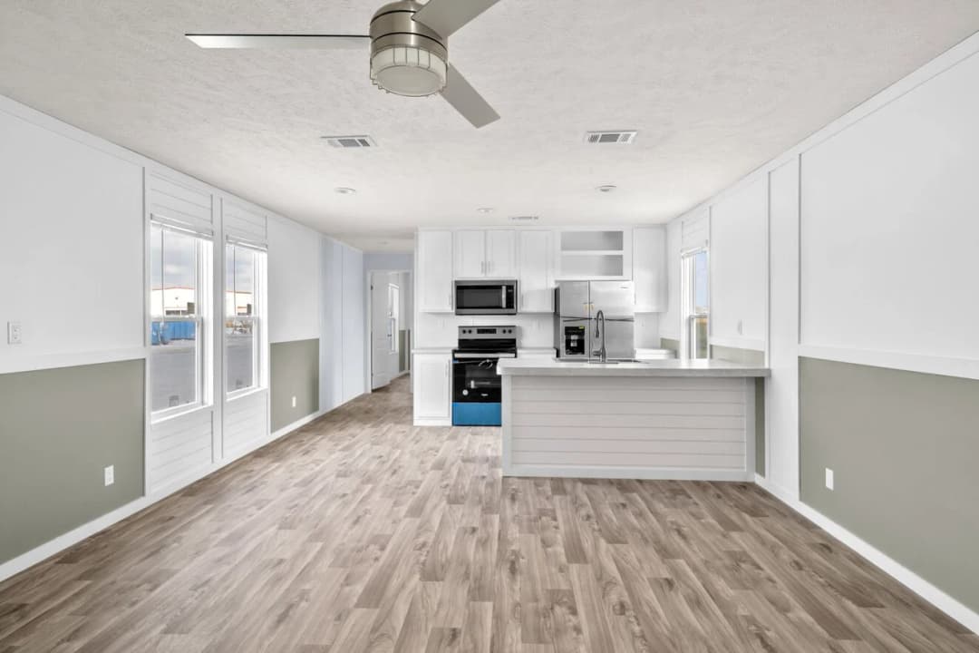 Valu maxx premier 16683e interior home features