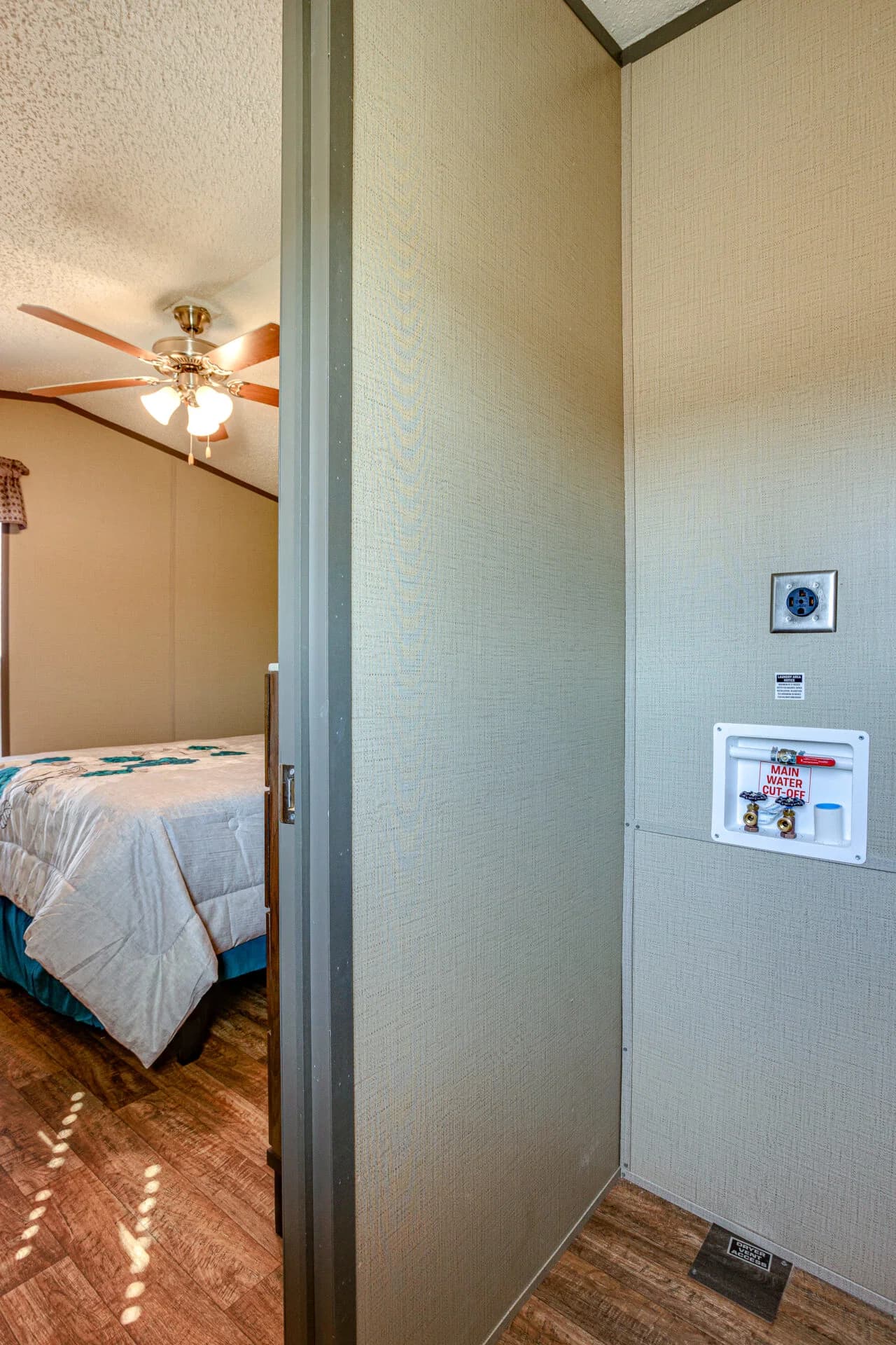 Select s-1256-21a interior home features