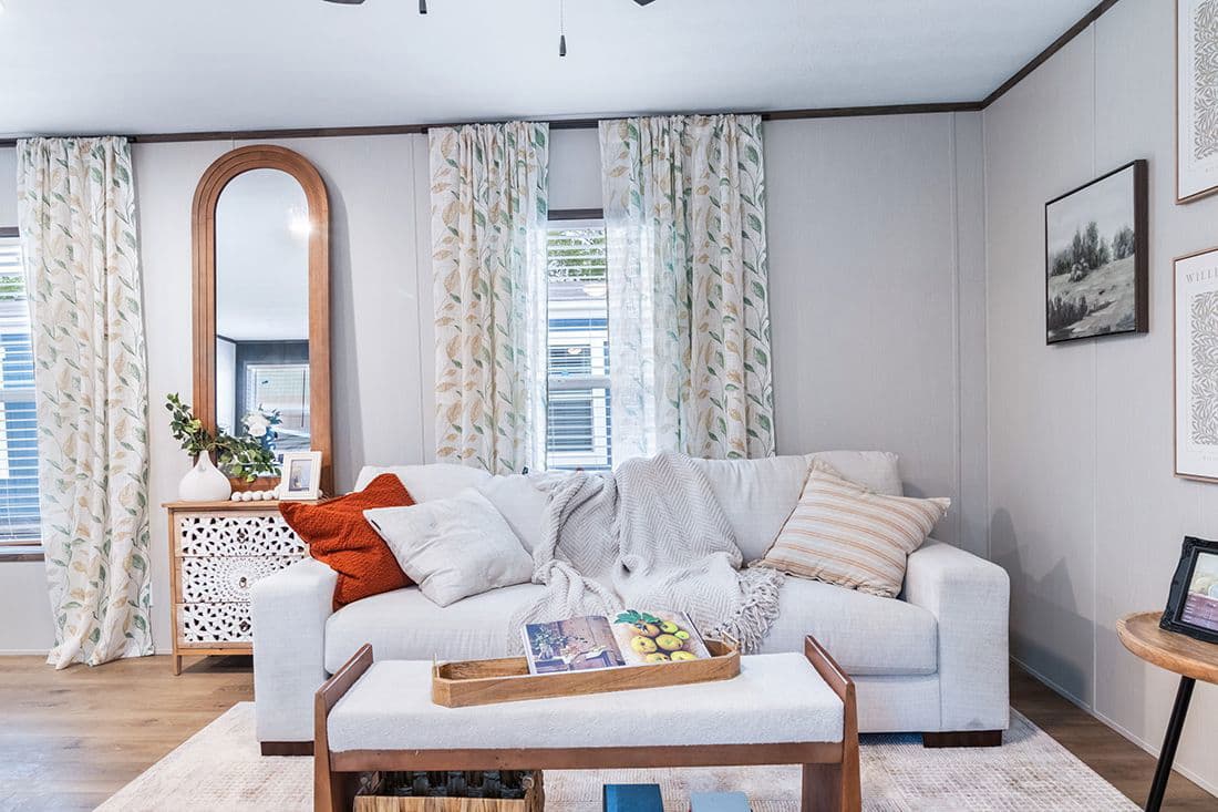 Select 16723i interior home features