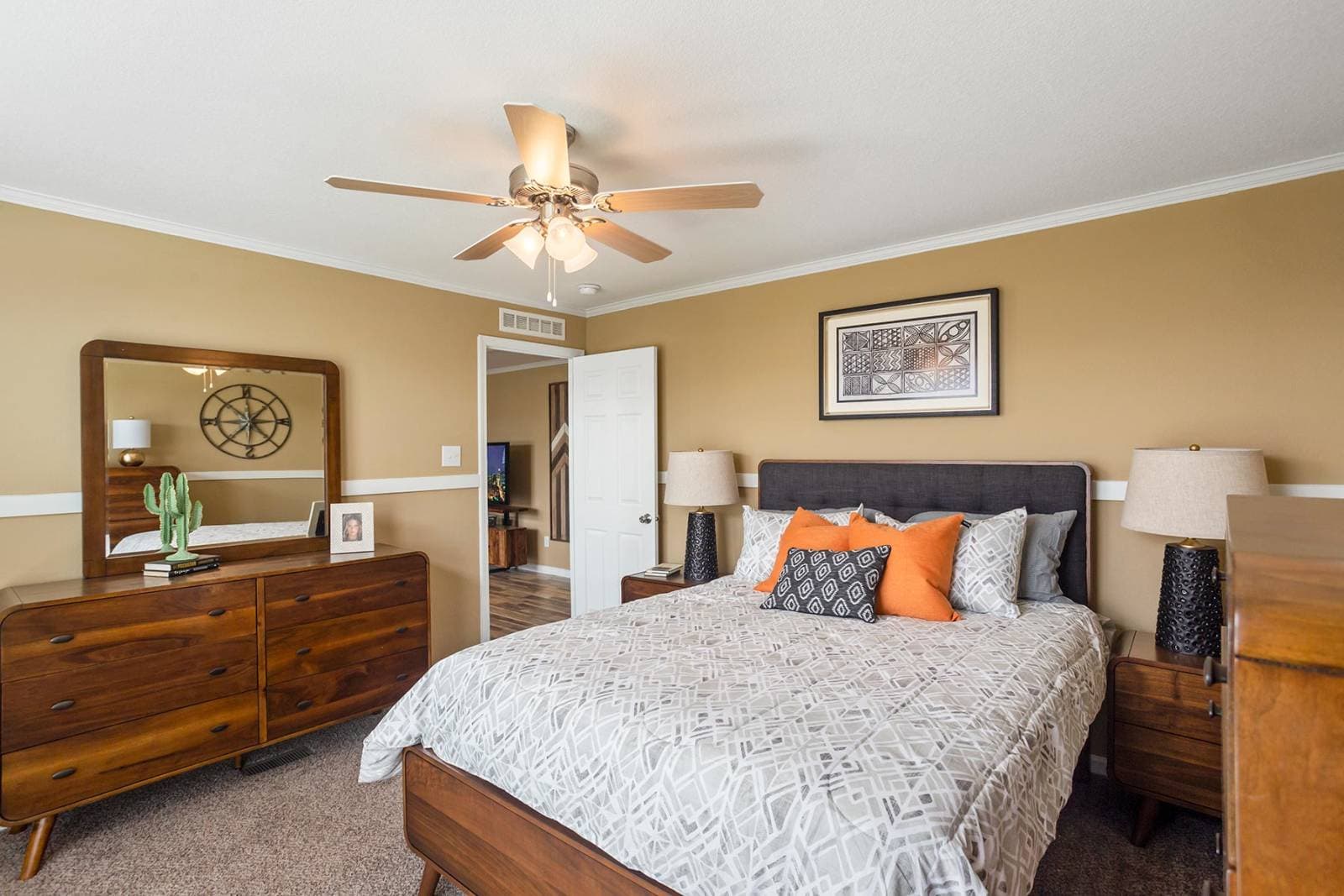 Innovation 2856a bedroom home features